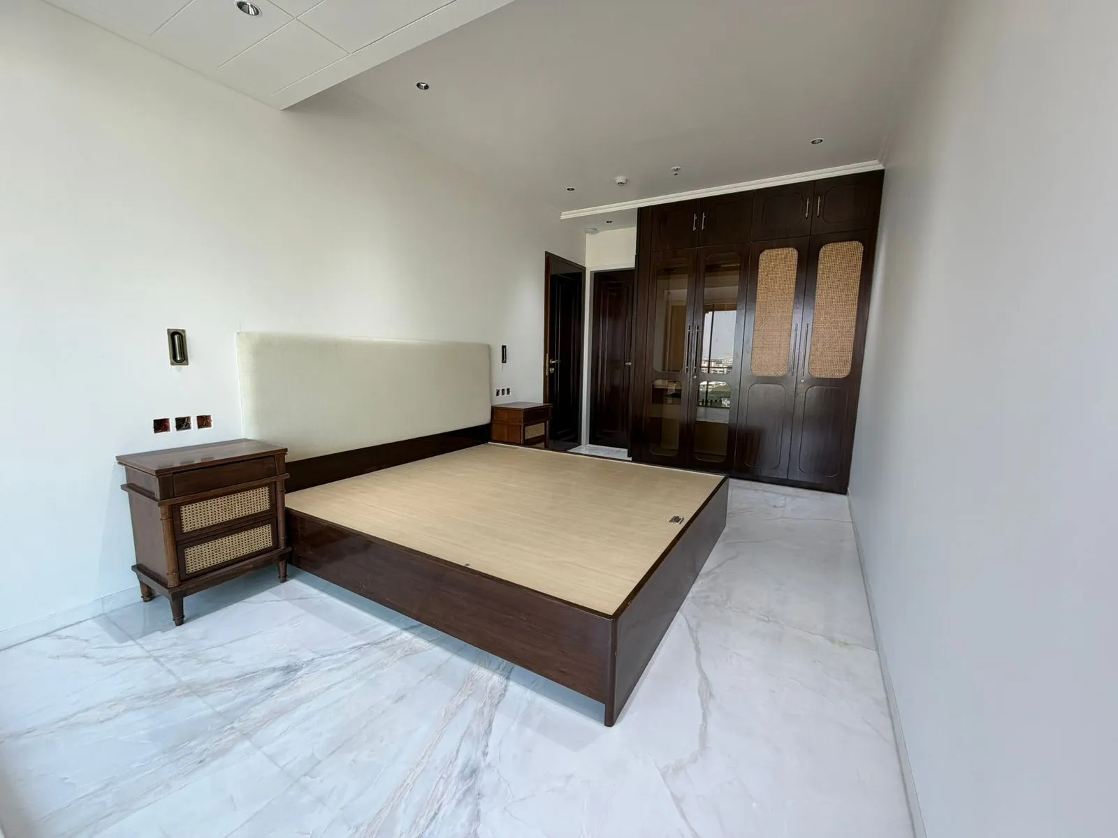 Utsav Seth and Manjari Seth Residence photo 41