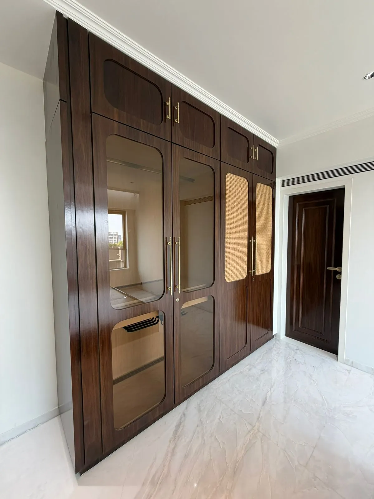 Utsav Seth and Manjari Seth Residence photo 50